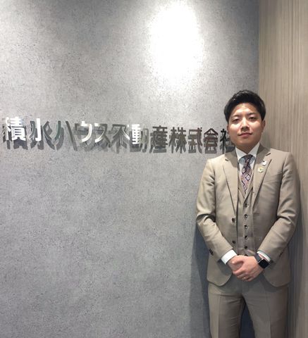 担当者真柄　拓海