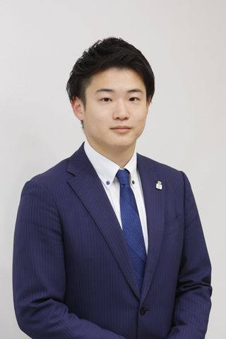 担当者成山　世貴